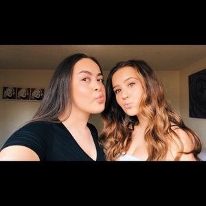 Meet your Posher, Maddie & Paloma